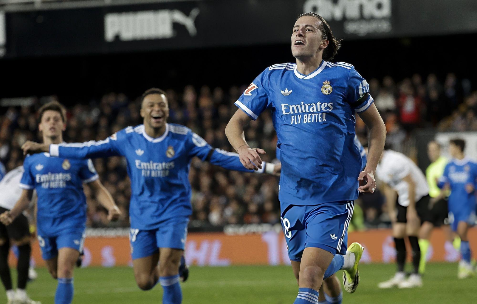 0-2: Carreras’ Magic and Mbappé’s Dagger Keep Title Dreams Alive at Mestalla