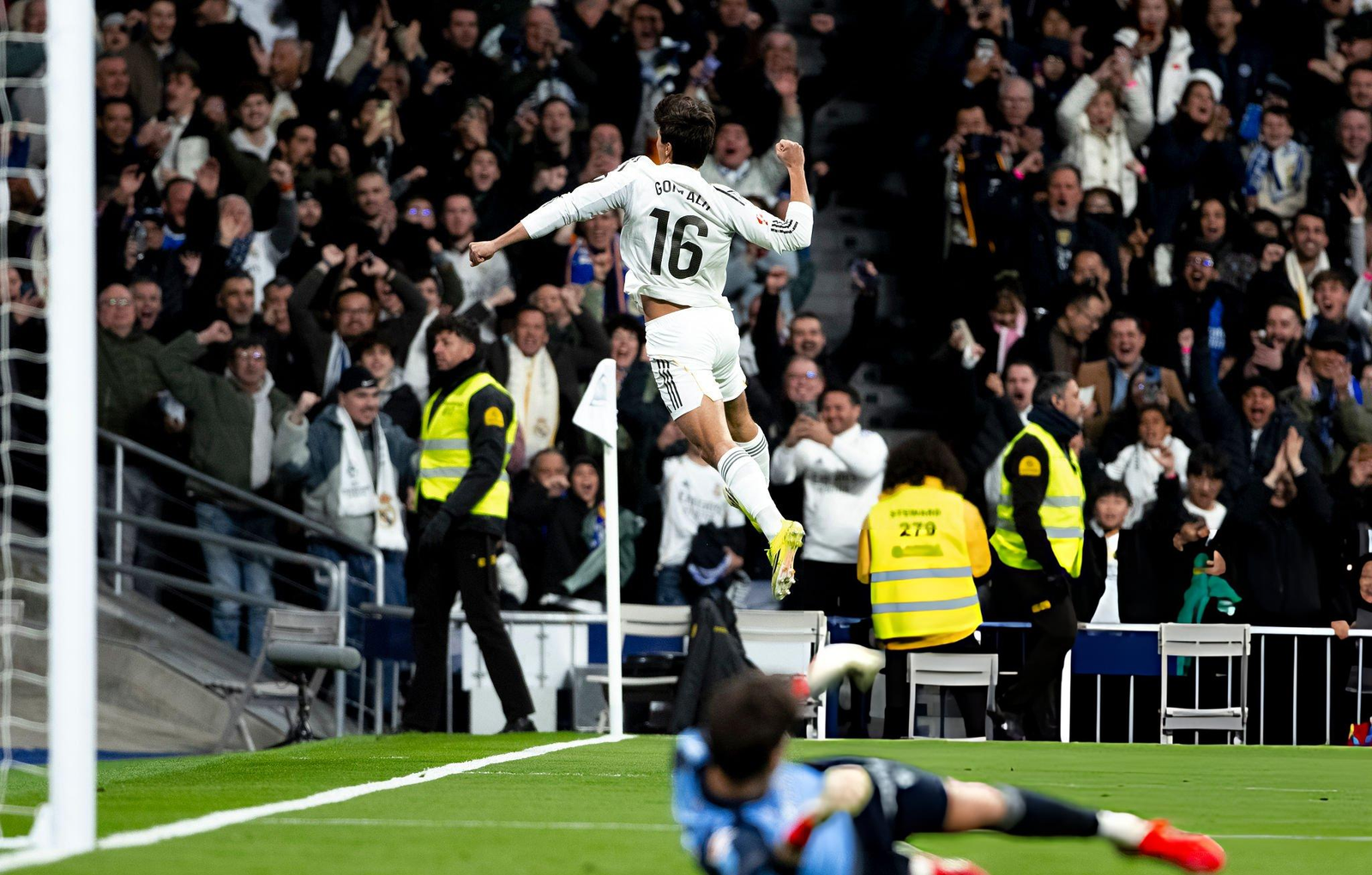 Real Madrid 4-1 Real Sociedad: Arbeloa’s Men Reclaim Top Spot as Valverde Strikes Again