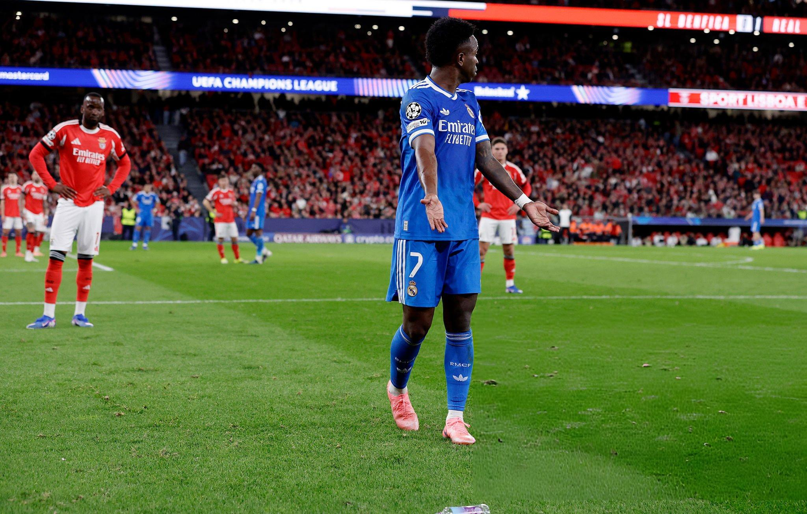 SHAMEFUL SCENES AT THE DA LUZ: Vinícius Júnior Targeted in Benfica Clash
