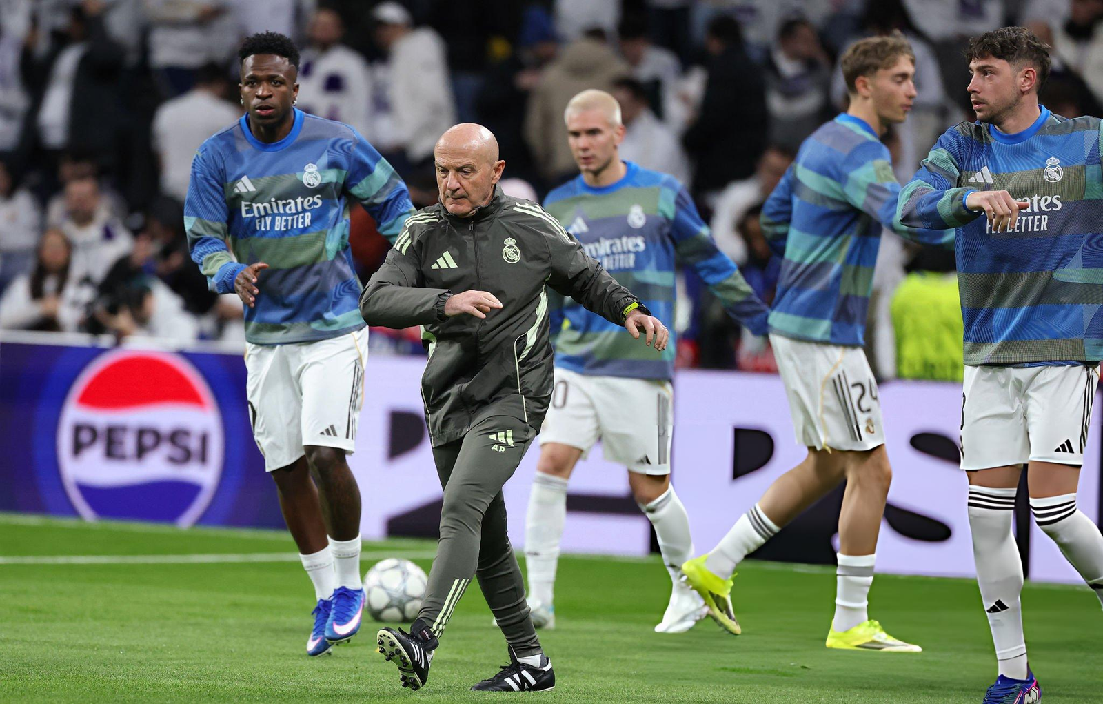 Pintus Puts Real Madrid Through “Hypoxia Mask” Torture Ahead of Valencia Trip