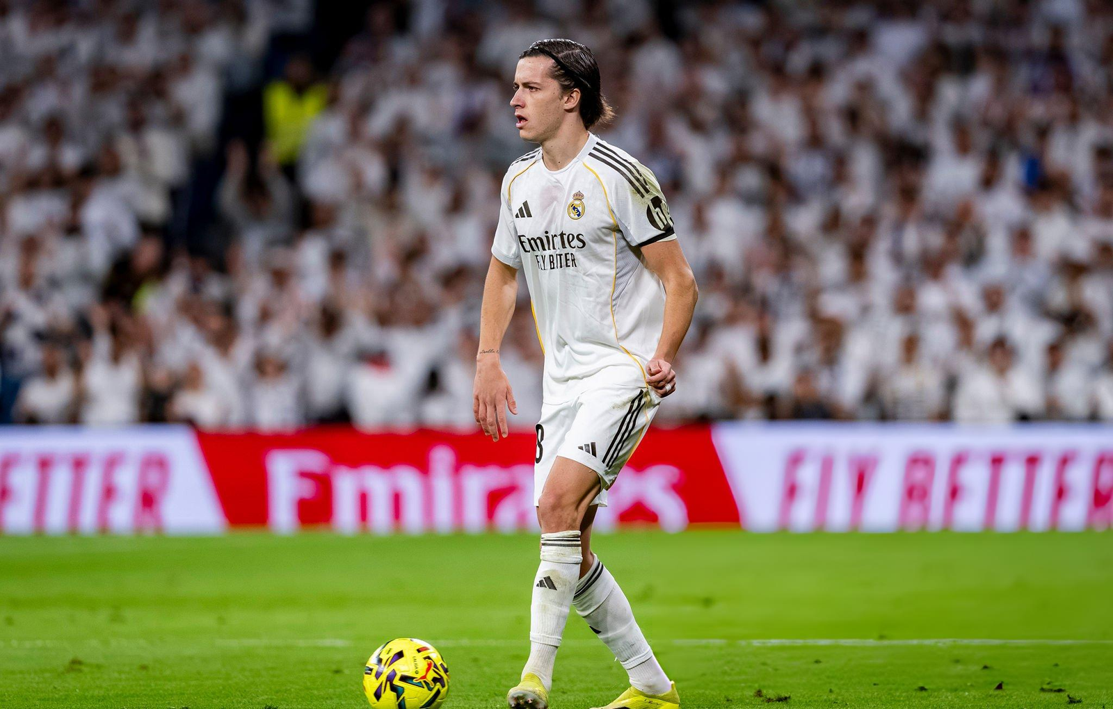 Álvaro Carreras Suffers Calf Injury, Ruled Out Against Manchester City