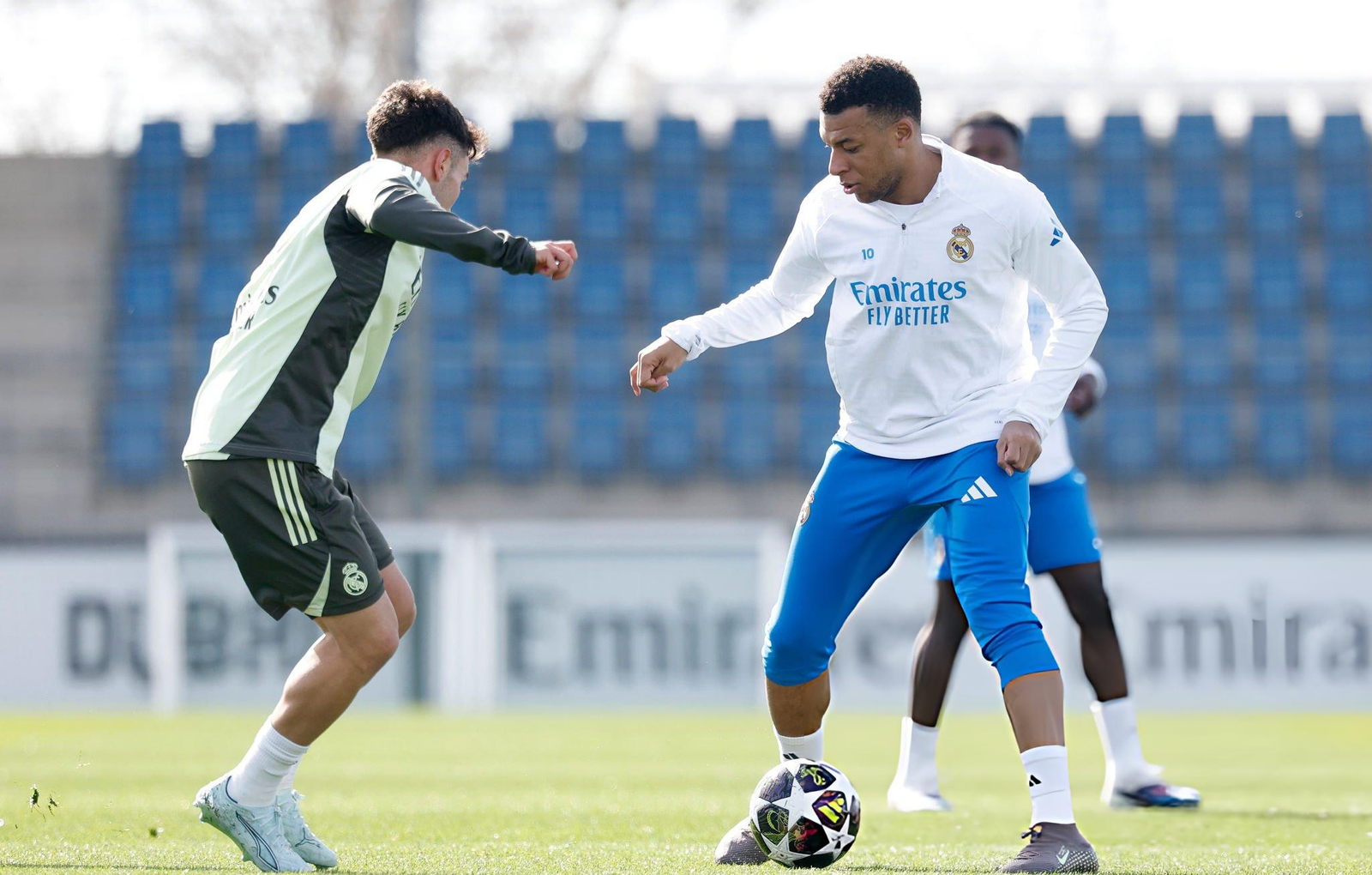 Kylian Mbappe Returns to Training Ahead of Man City Clash!