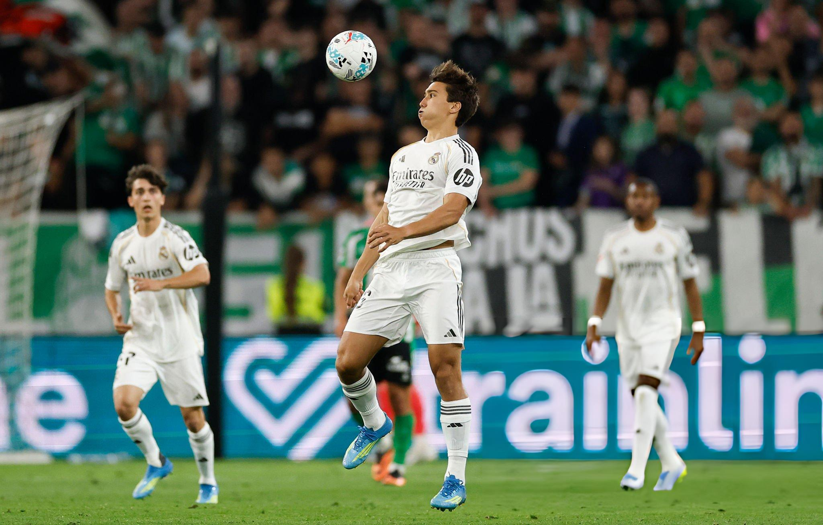 Real Madrid Set €60m Price Tag for Gonzalo García as Dortmund Enter the Race 2 Real Madrid Set €60m Price Tag for Gonzalo García as Dortmund Enter the Race