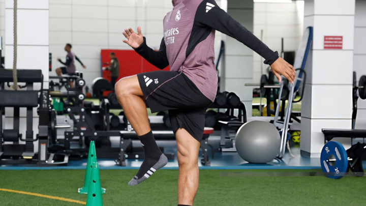 Kylian Mbappé Returns to Training Ahead of Season-Defining Clásico