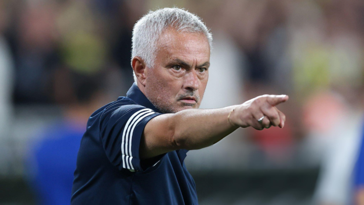 Real Madrid Names Mourinho as “Only Choice” to Save Broken Locker Room