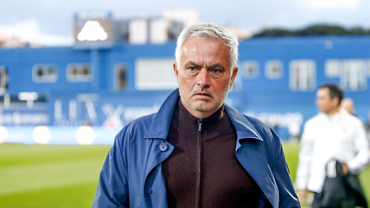 Pérez Formally Announces Mourinho While Riquelme is Live on TV