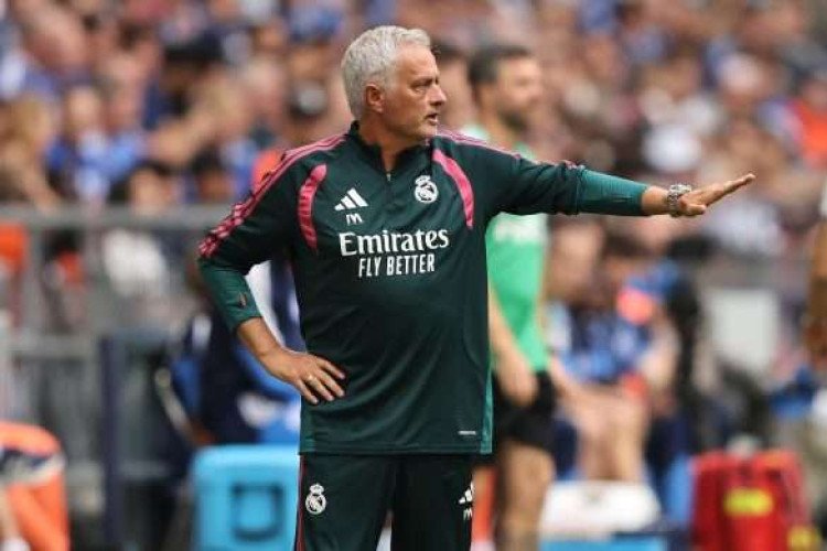 Mourinho: 'There's Time' as Real Madrid Trail Barca by Six 1 Mourinho: 'There's Time' as Real Madrid Trail Barca by Six