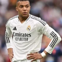 Mbappé Eyes Villarreal Return But Knee Still the Decider
