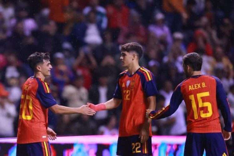Huijsen Wants Long-Term Spain Partnership With Cubarsí 1 Huijsen Wants Long-Term Spain Partnership With Cubarsí